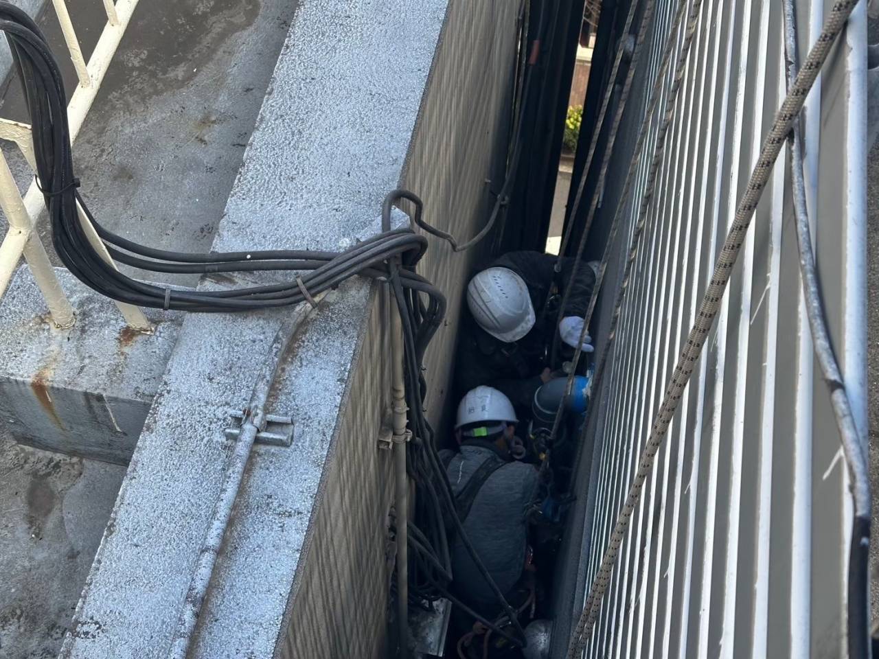 ロープアクセス・無足場工法・ブランコ工事の長所と短所